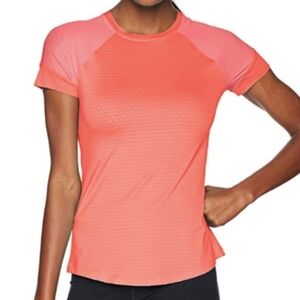 NWT Under Armour Open Back Active Tee